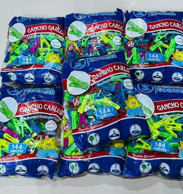 GANCHOS PLASTICO PARA ROPA PAQUETE DE 144 UNIDADES